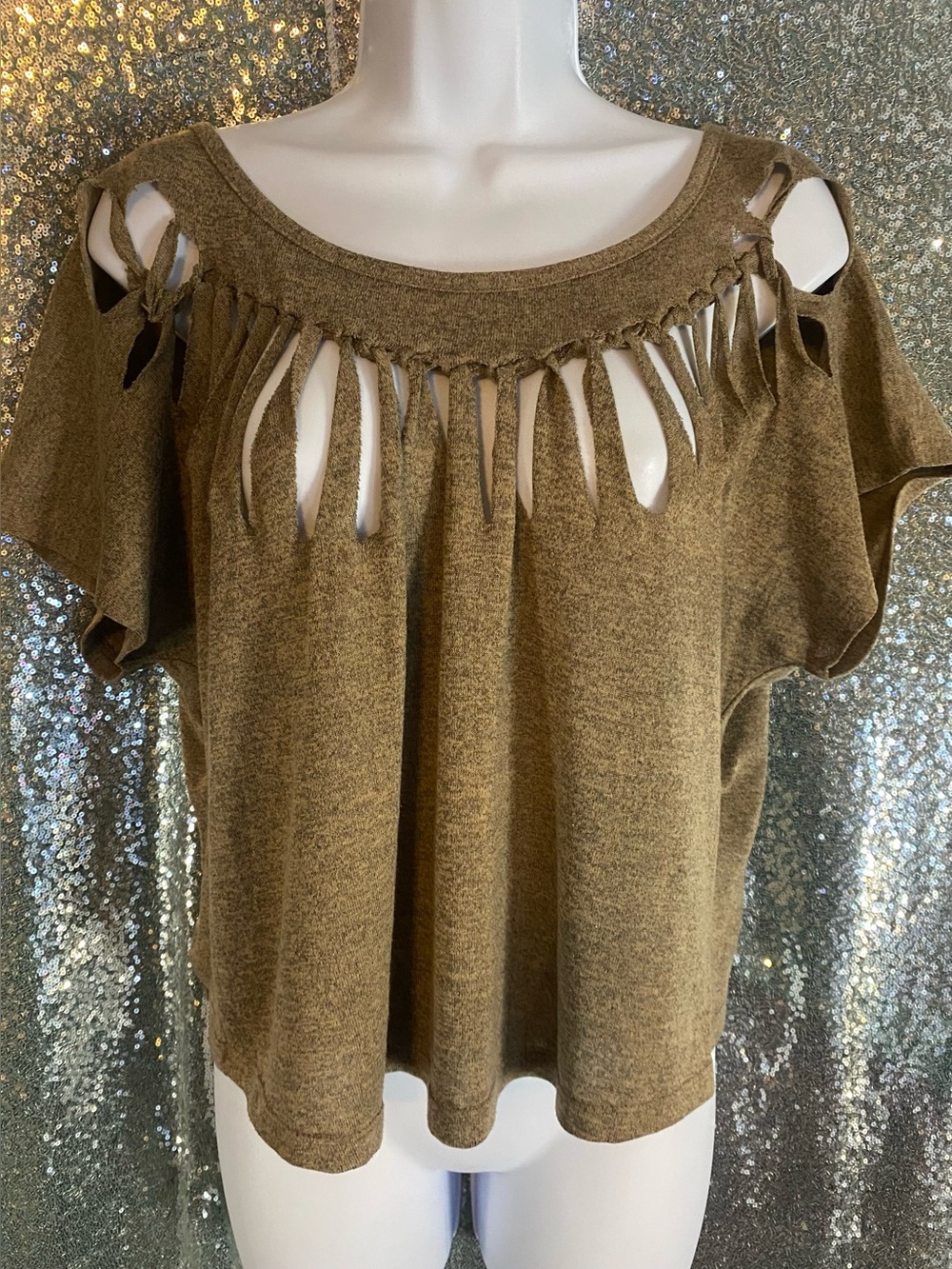 5 7 9 Brown Deconstructed Cutout Fringe Neck Top | Tagless